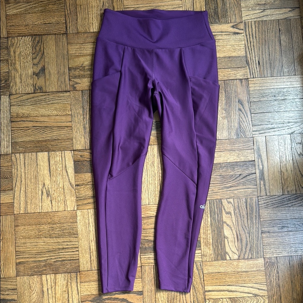 ALO plum leggings size L with side pockets
